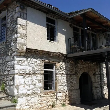 Traditional Stone House In A Great Garden 別荘