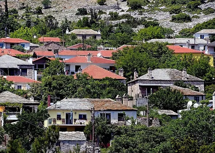 Сasa de vacaciones Traditional Stone House In A Great Garden *