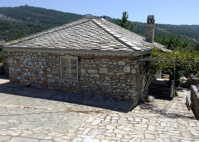 Traditional Stone House In A Great Garden Сasa de vacaciones Theologos (Thasos)